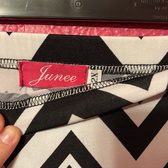 Ruffled skirt - Picture 2 of 2